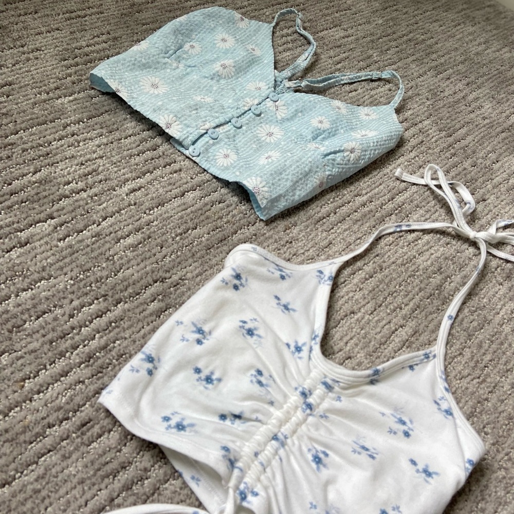 Hollister flower pattern tank top.